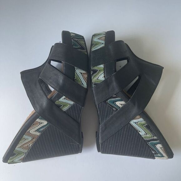 Madden Girl Kissmee Wedges in Black, Size 9.5‎ - Picture 3 of 8